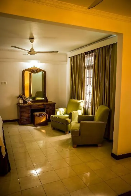 Ocean Beauty Hotel Negombo
