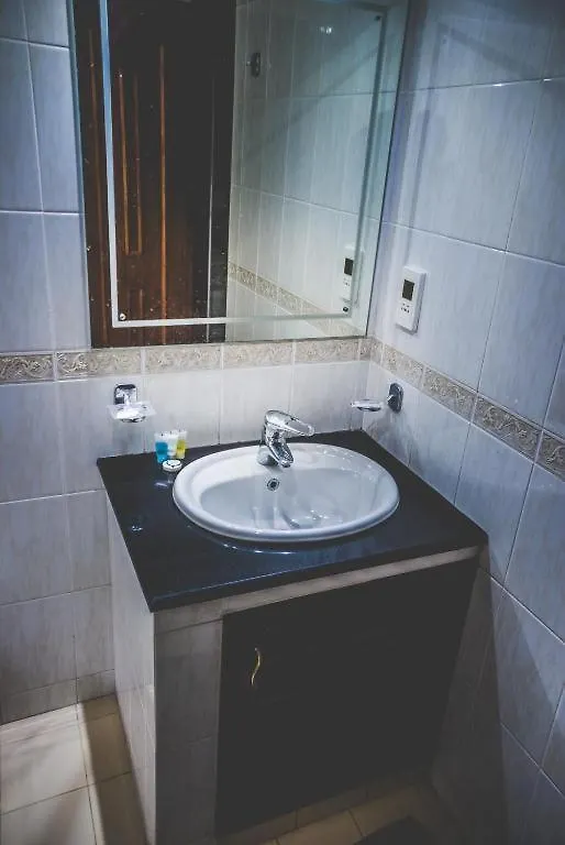 Ocean Beauty Hotel Negombo Guest house