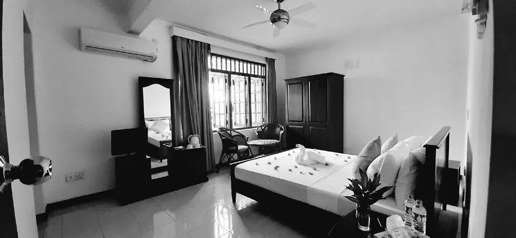 Ocean Beauty Hotel Negombo