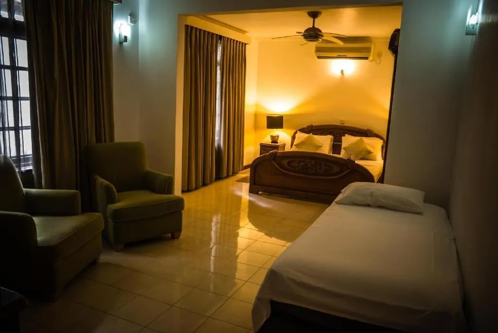 Ocean Beauty Hotel Negombo